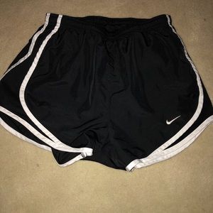 Nike women’s dry tempo core running shorts